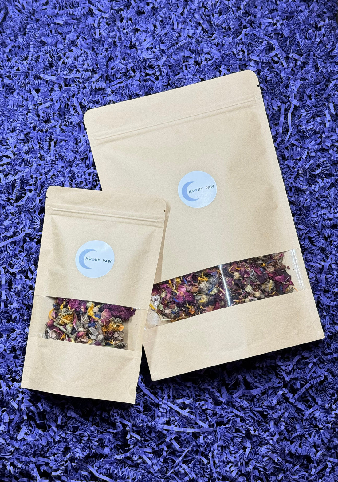 Moony Paw Flower Mix Forage – for hamsters, rabbits, guinea pigs, degus, and chinchillas. Natural foraging behavior.