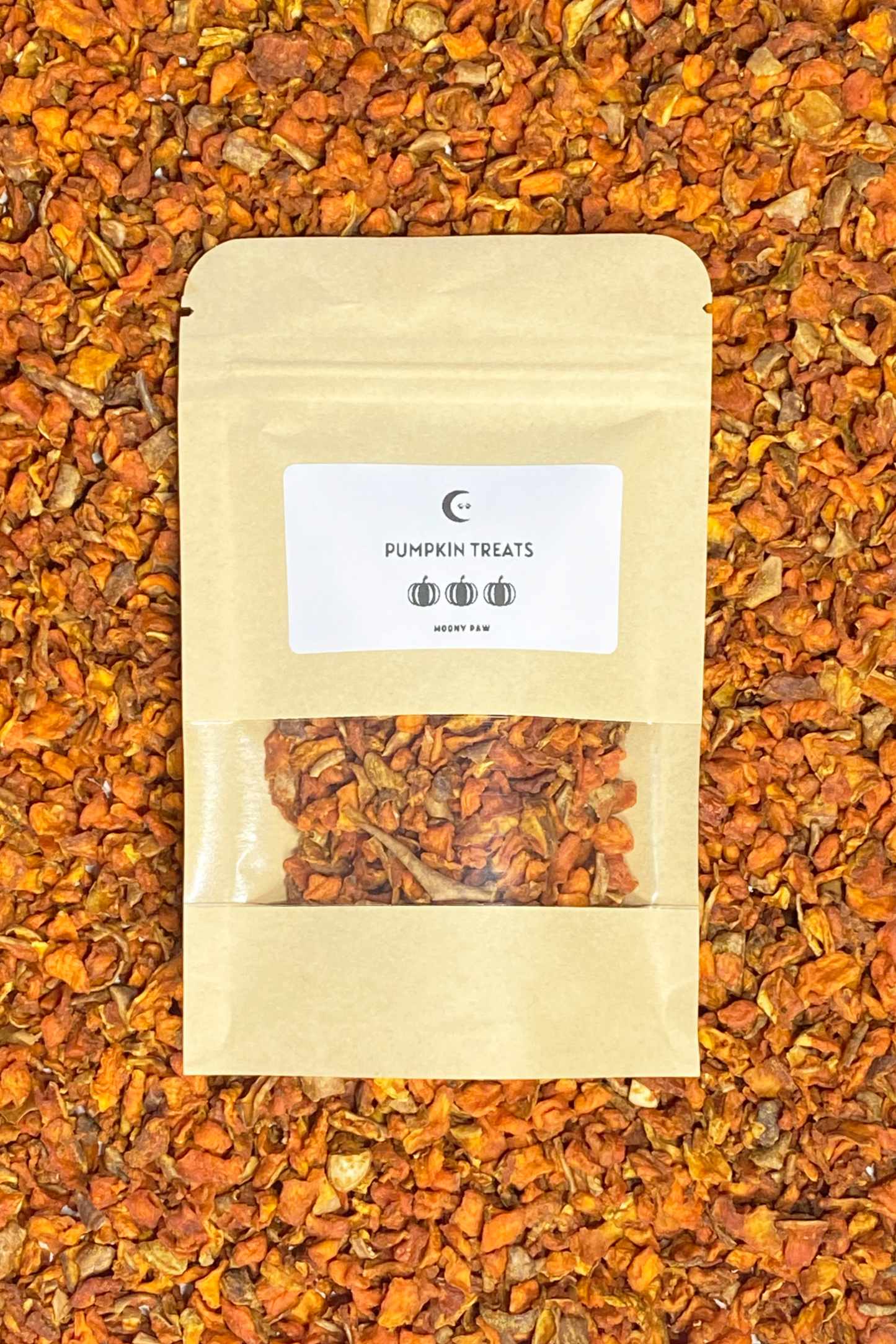 Moony Paw Dried Pumpkin – nutritious treat for hamsters, guinea pigs, rats, and gerbils; rich in vitamins A, C, potassium, and fiber; promotes digestion, immune health, and maintains healthy skin and fur; low-calorie, additive-free, and ideal for weight management.