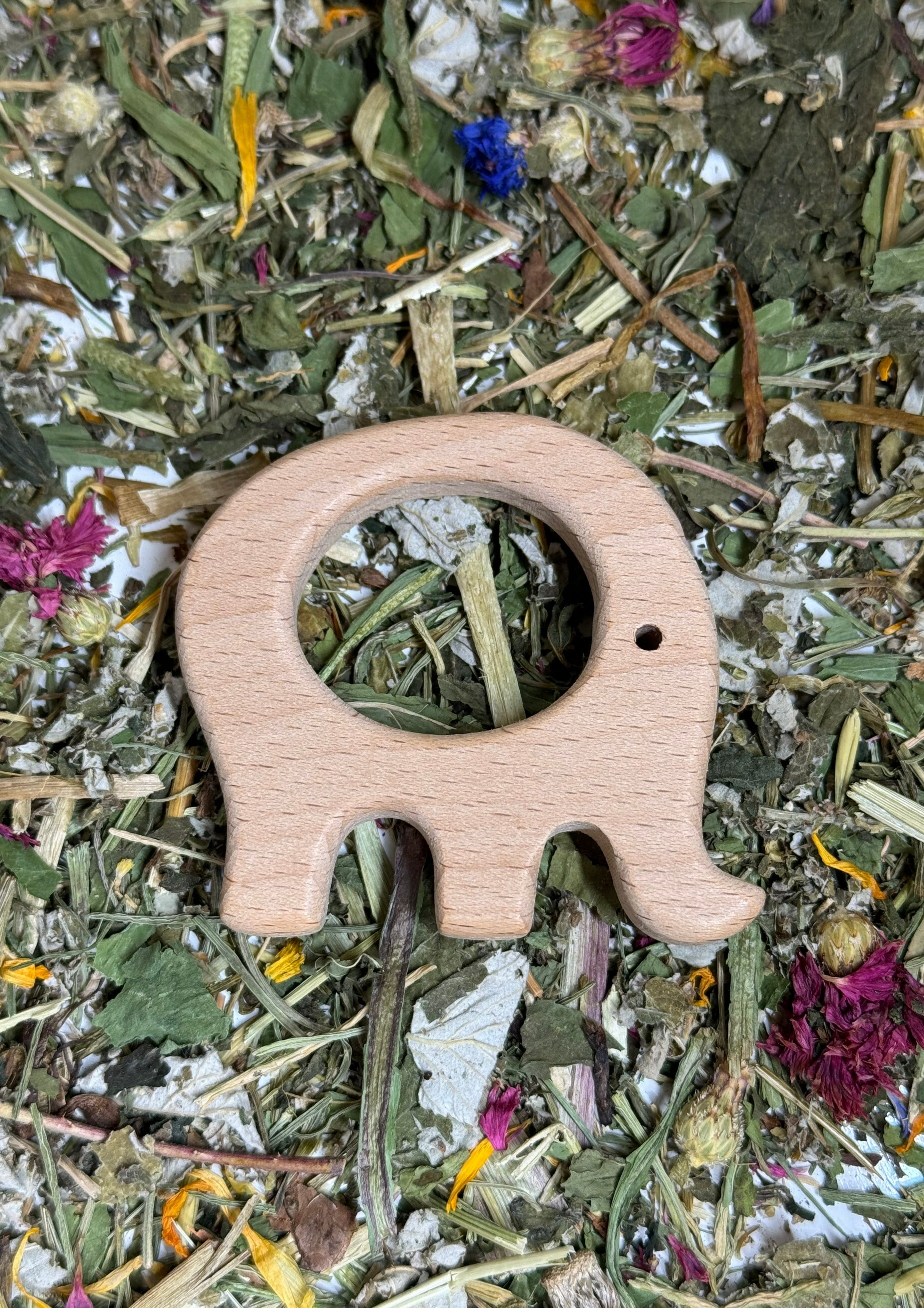 Moony Paw Wild Bite Buddies – Panda and Elephant wooden chew toys for small animals. Natural beech wood chews.