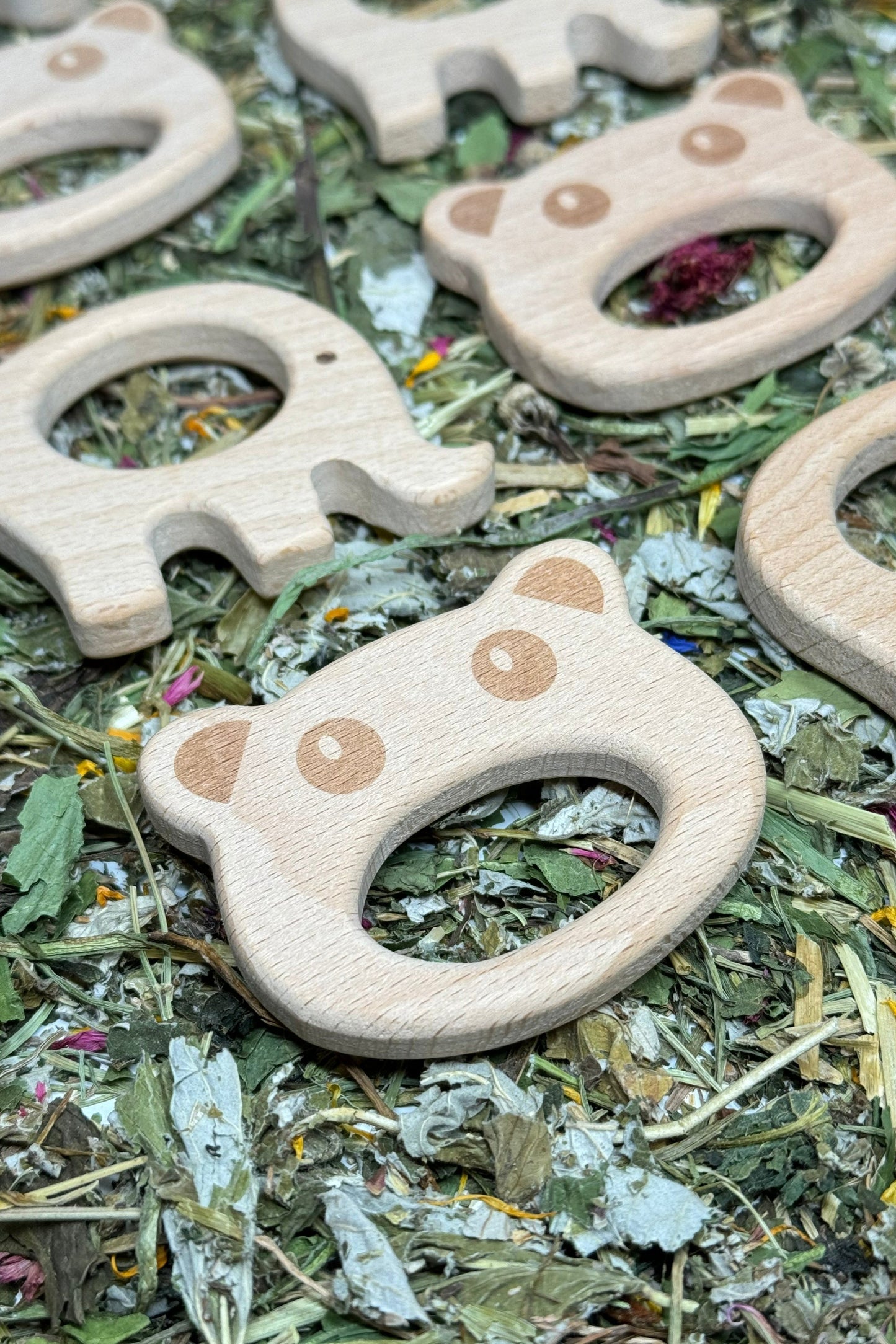 Moony Paw Wild Bite Buddies – Panda and Elephant wooden chew toys for small animals. Natural beech wood chews.